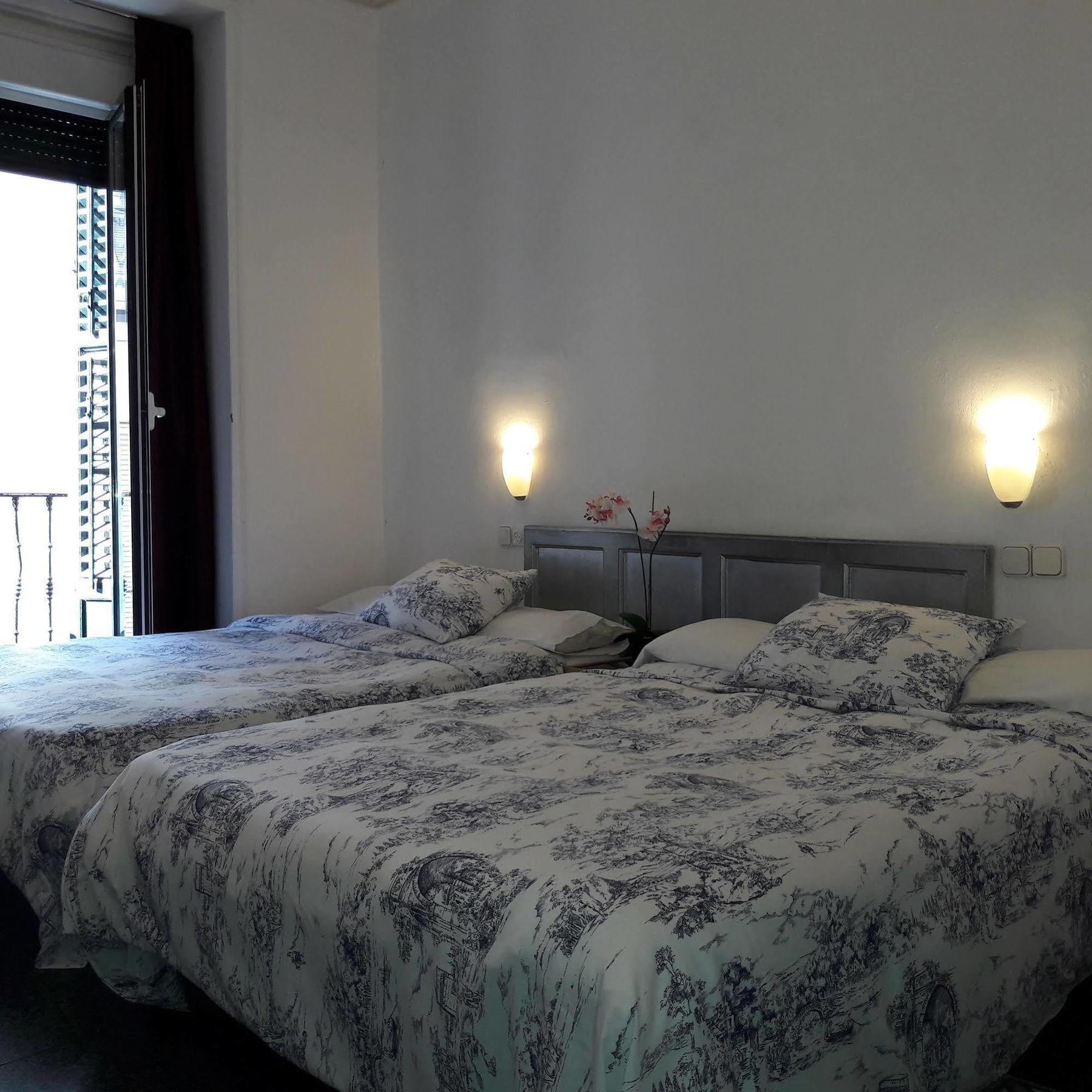 Hostal Casa Chueca Мадрид Екстер'єр фото