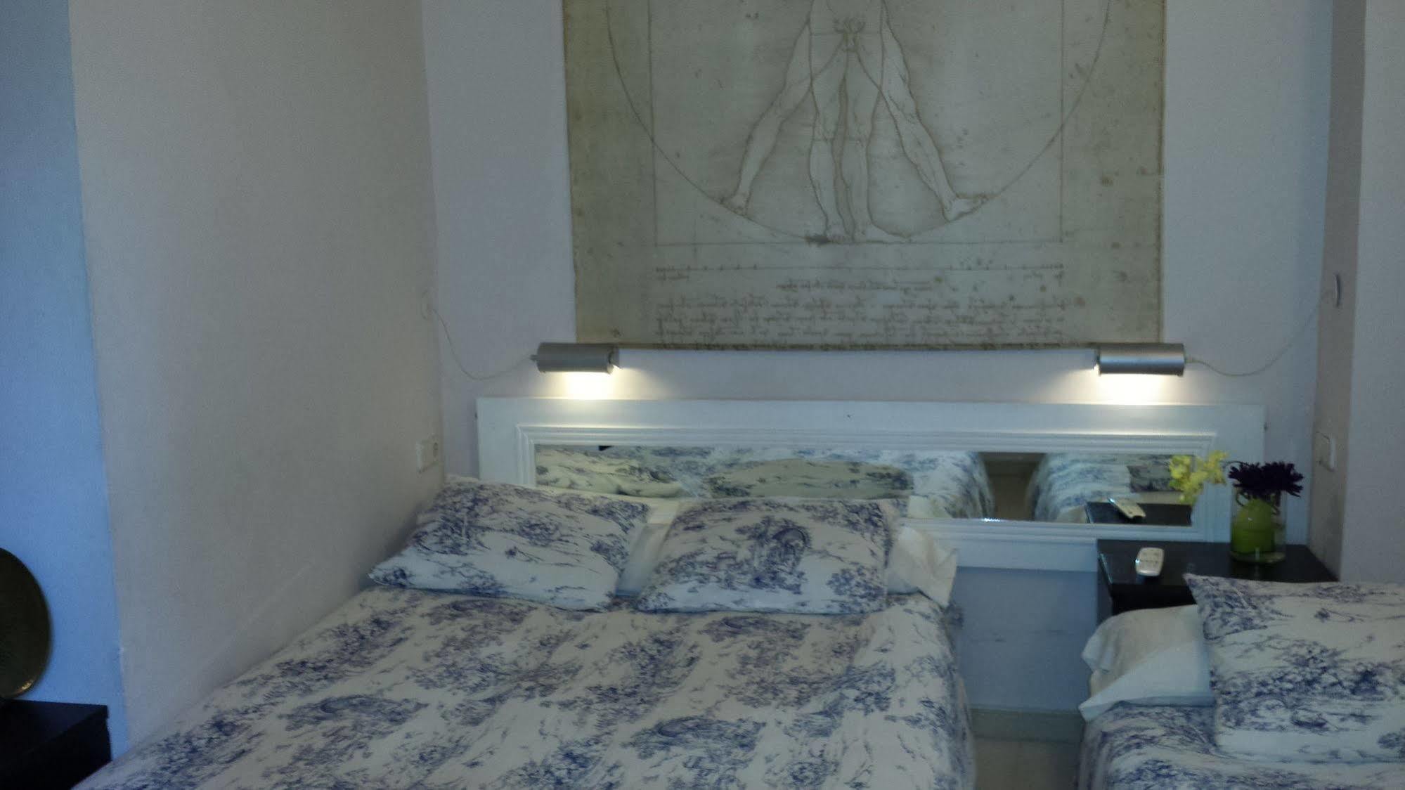 Hostal Casa Chueca Мадрид Екстер'єр фото